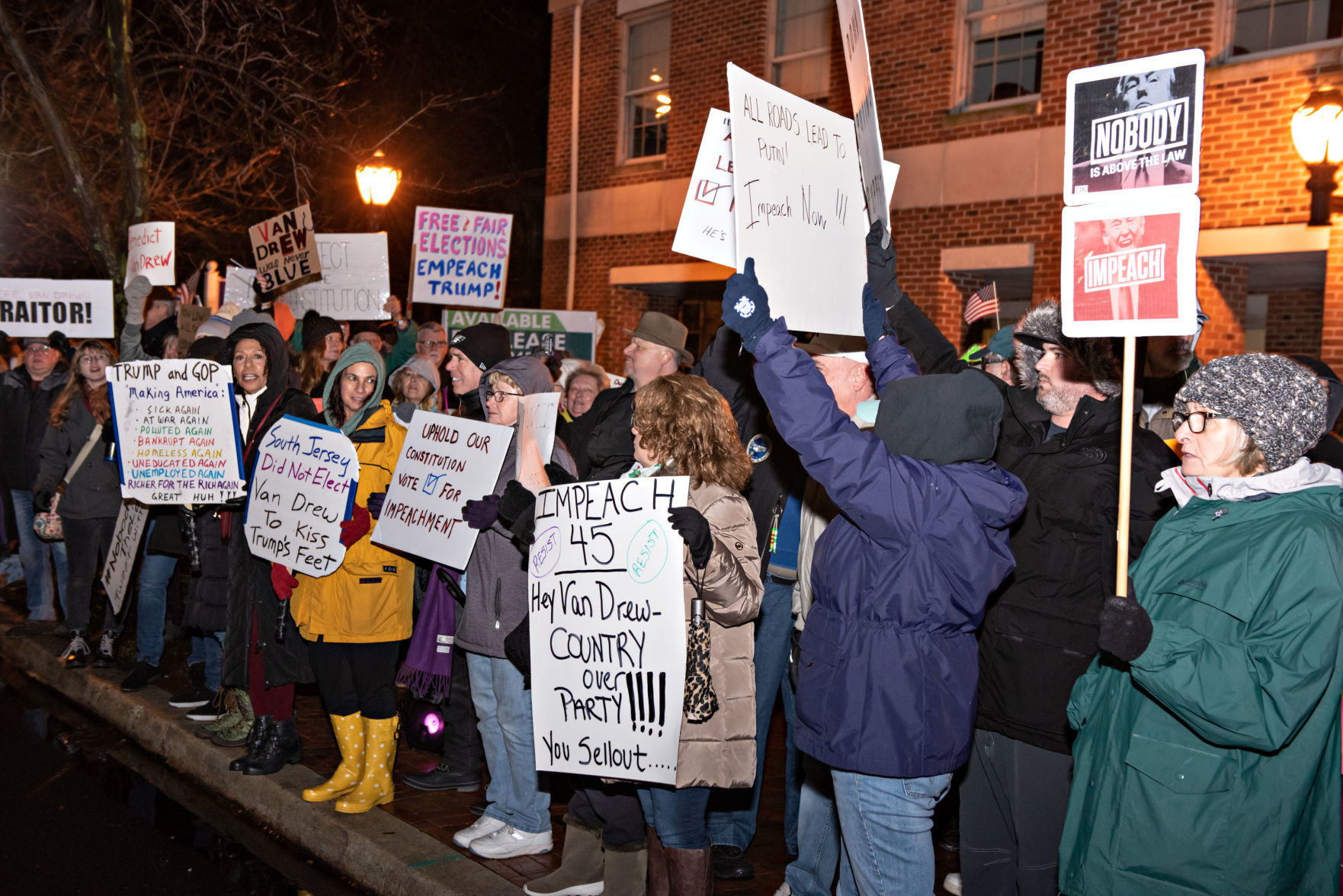 121819_nws_protest